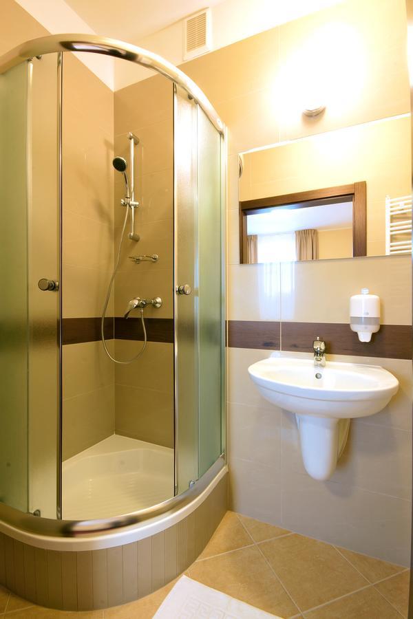 Chopin Hotel Pruszcz Gdanski Bagian luar foto